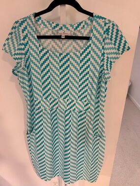 Jude Connally Teal and White Zigzag Short-Sleeve Mini Dress